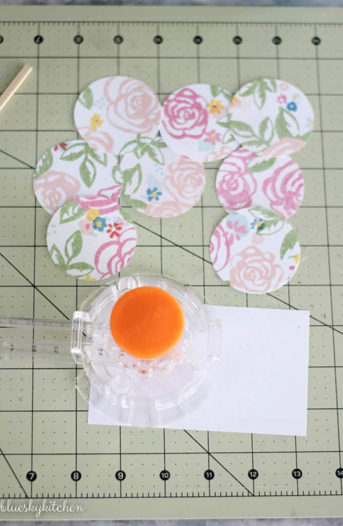 round floral paper