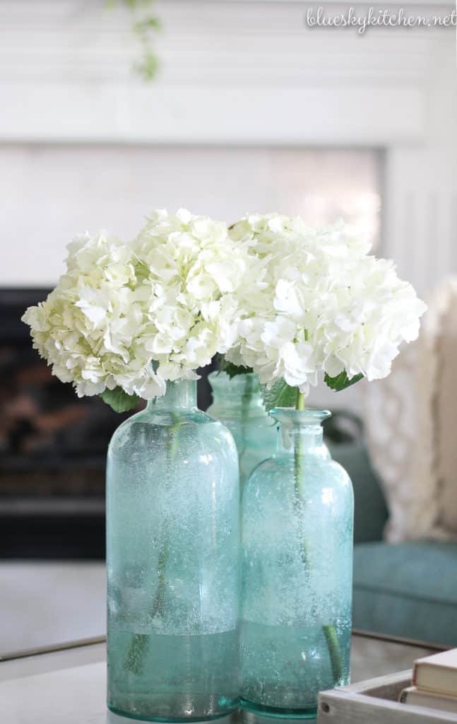 10 Awesome Accessories for Beautiful Spring Decorating. Great tips for how accessories in spring decorating bring a lighter palette and cleaner look.