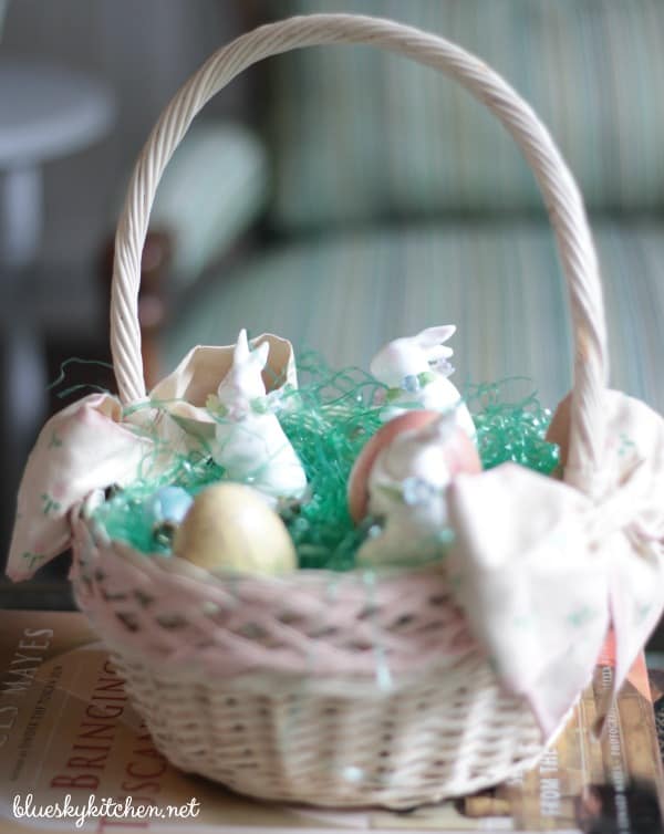 How to Decorate Your Home for Easter. I share our Easter home decorating and tablescape from 2016 before bringing out the bunnies and chicks for 2017.