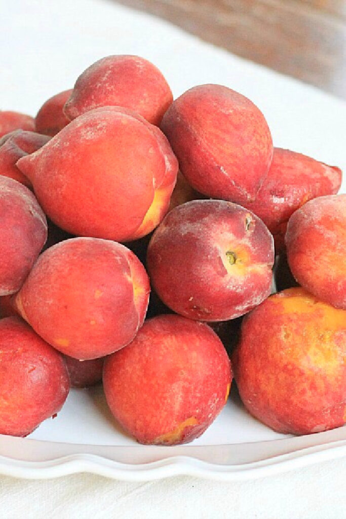 pile of fresh peaches