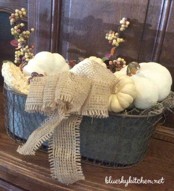 How to Make Pumpkin Place Cards for a Holiday Table. This easy project using the HomeRight Spray Shelter will enhance your table impress your guests.