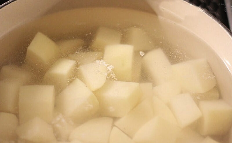 cooking mashed potatoes