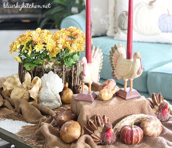 How I Decorated Our House for Thanksgiving. Sharing our Thanksgiving vignettes of turkeys, pilgrims, and pumpkins on a little home tour.