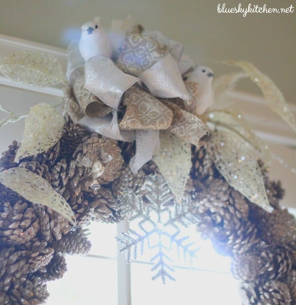Holiday Home Tour Blog Hop Shares Cozy at Christmas brought to you 30+ bloggers sharing beautiful holiday home decorations and ideas.