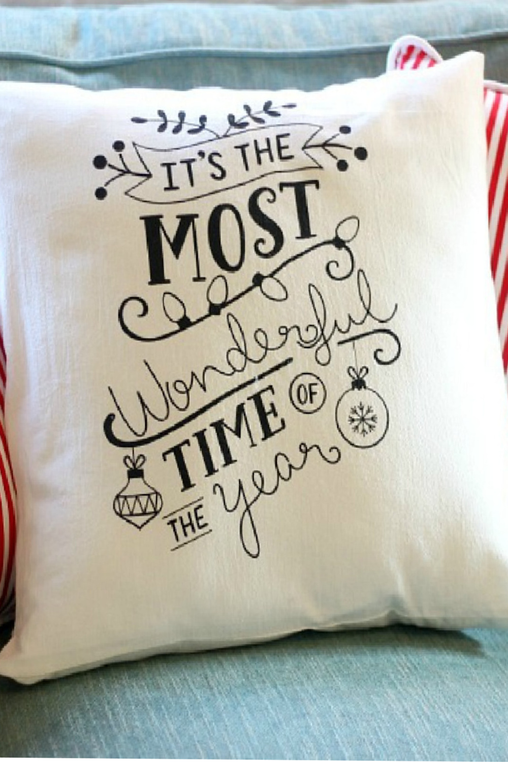 How to Make a Christmas Pillow from A Dish Towel Bluesky at Home