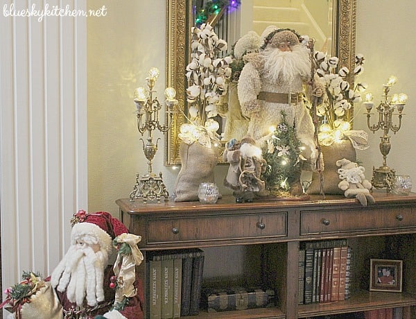 Holiday Home Tour Blog Hop Shares Cozy at Christmas brought to you 30+ bloggers sharing beautiful holiday home decorations and ideas.