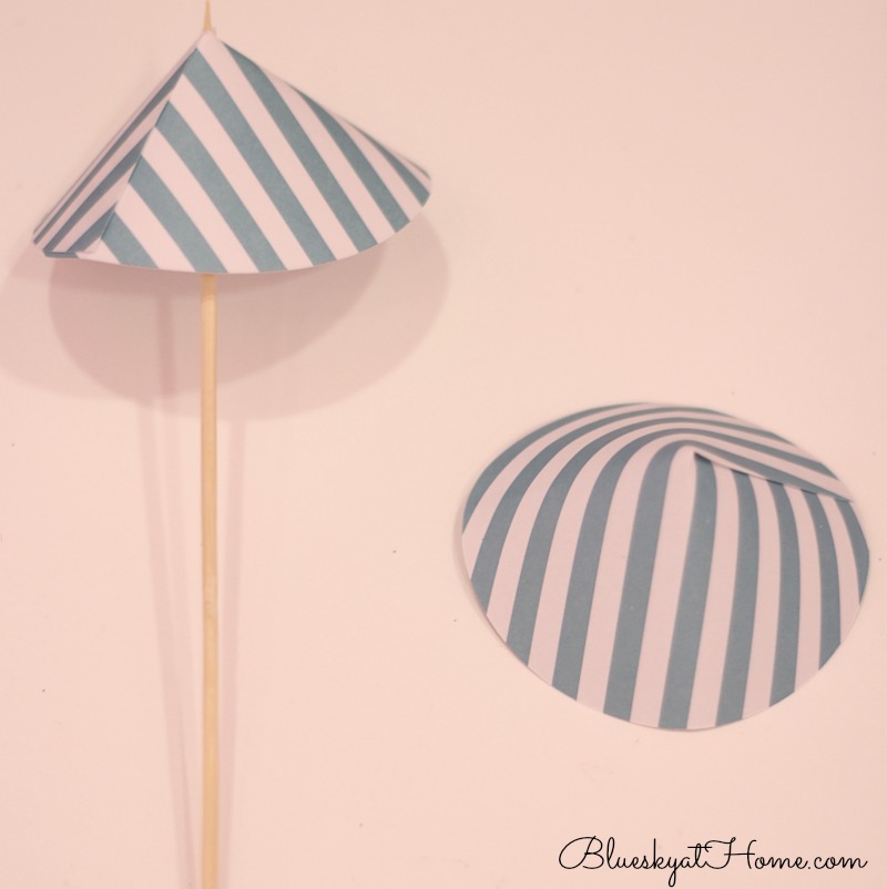 making blue and white stripe umbrellas