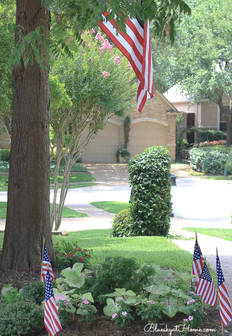 Make an Easy Wreath for the 4th of July. DIY decoration with items from the dollar store at Target. BlueskyatHome.com #4thofJulydecorations #July4th