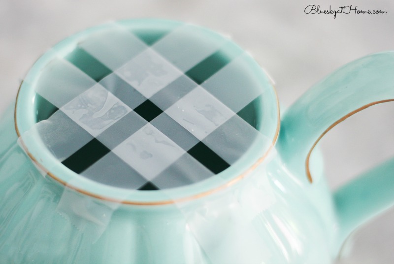 tea pot with grid