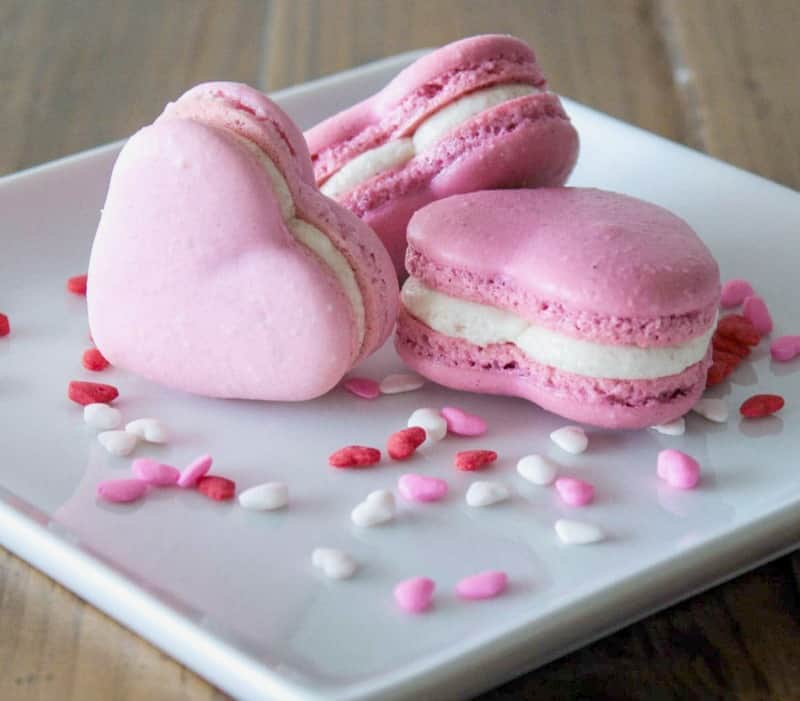 Valentine macarons