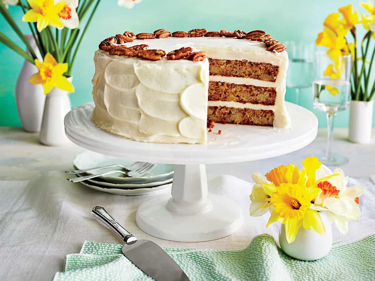 How to Make Delicious Hummingbird Mini~Cakes. This version of the traditional Hummingbird Cake is a smaller serving size, but still just as moist and delicious as the original. Try this Southern favorite for you next party. BlueskyatHome.com