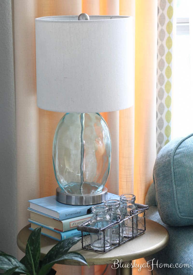 10 Awesome Accessory Ideas for Spring Home Tour. Great tips and inspiration for how accessories bring a lighter palette and cleaner look using a variety of items for interest, color, texture and pattern in spring decor home tour. BlueskyatHome.com