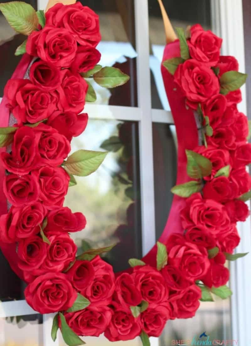 Kentucky Derby Decorations Celebrate Run for the Roses - Bluesky at Home