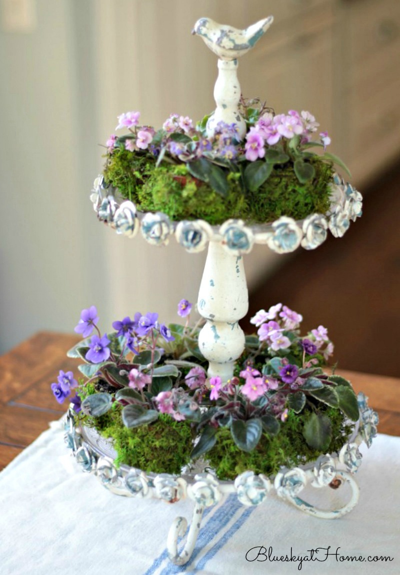 farmhouse cakestand with flowers