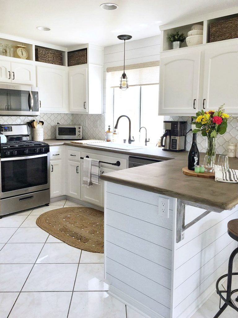 5 Fabulous DIY Kitchen Makeovers. Renovating a kitchen offers a great payback in design, appeal and practicality. Whatever your budget and challenges, these kitchen transformations will give you ideas for your own DIY projects. BlueskyatHome.com #kitchenmakeovers #DIYkitchen #kitchenideas #kitcheninspiration