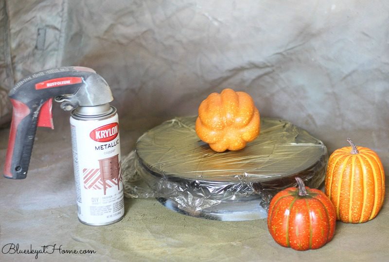 painting pumpkins