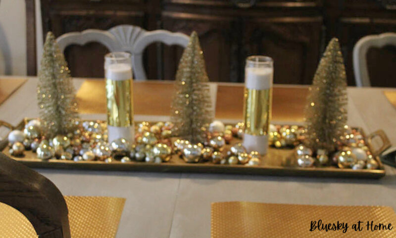 gold Christmas tablescape centerpieces