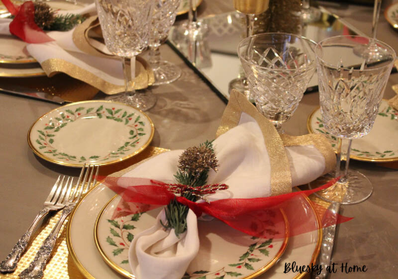 red and gold Christmas table setting