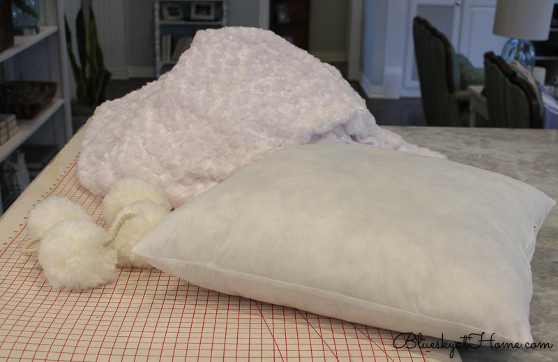 making a no~sew pillow