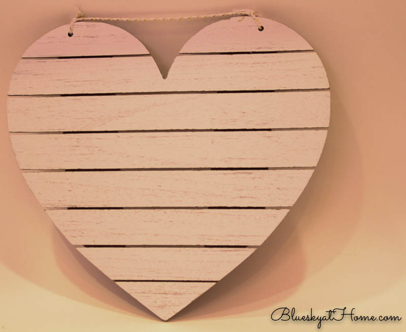 making Valentine heart sign