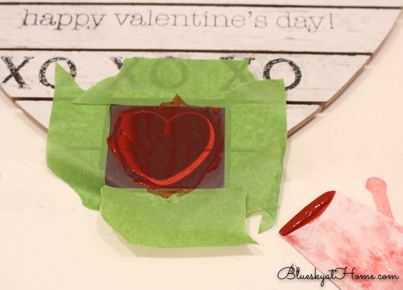 making Valentine heart sign