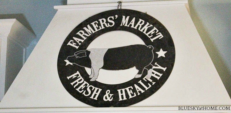 farmhouse pig sign
