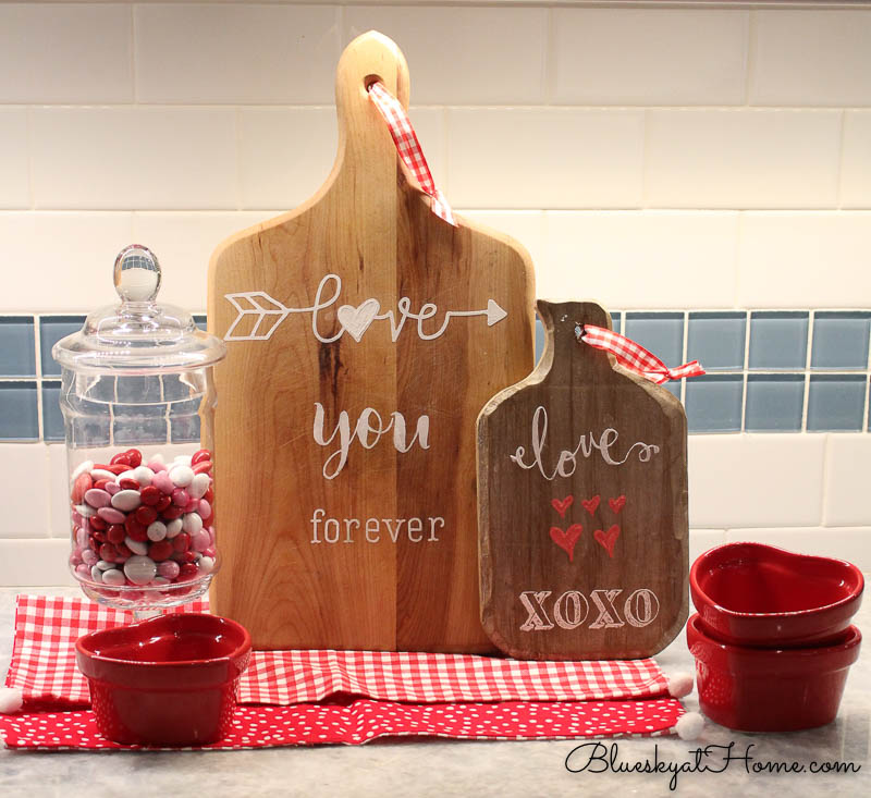 vintage cutting boards become Valentine decor