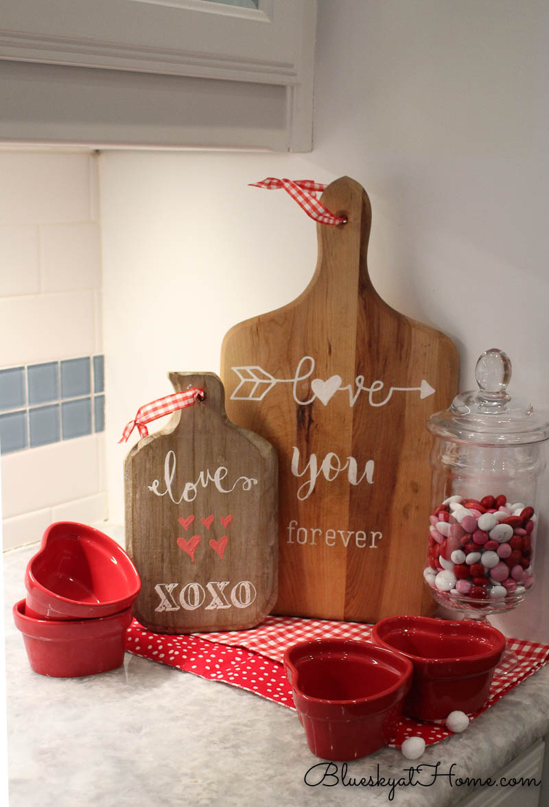 vintage cutting boards become Valentine decor