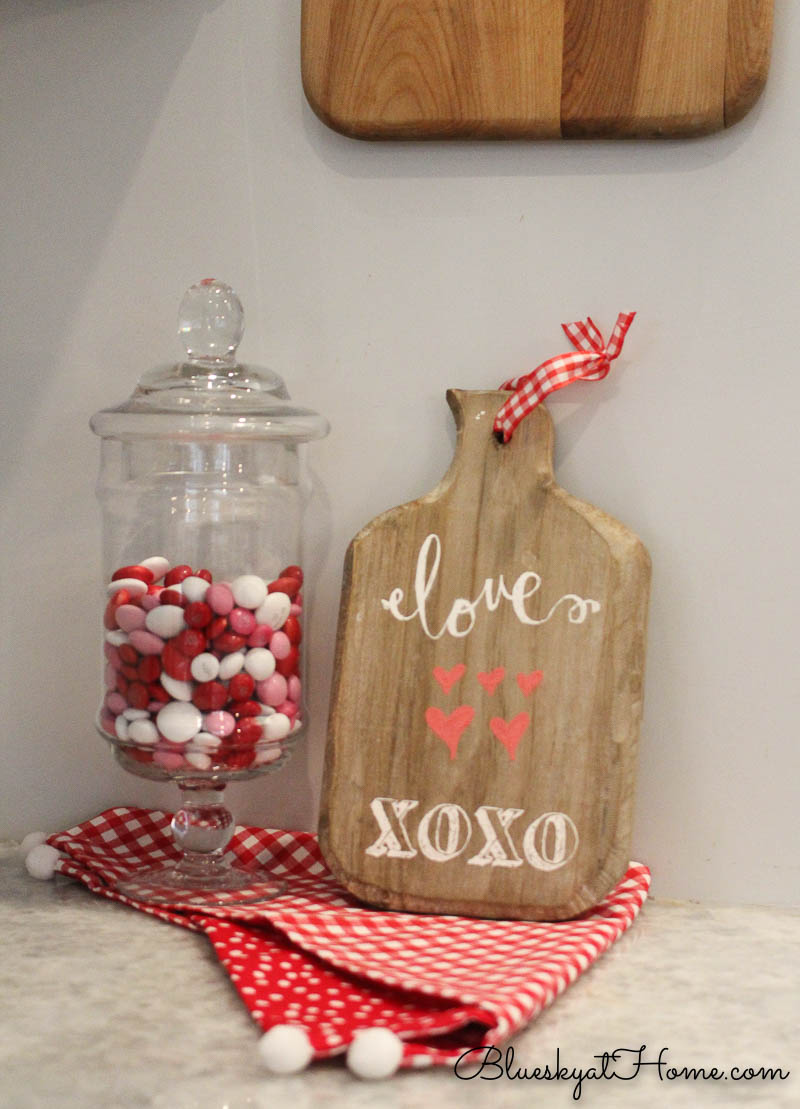 vintage cutting boards become Valentine decor