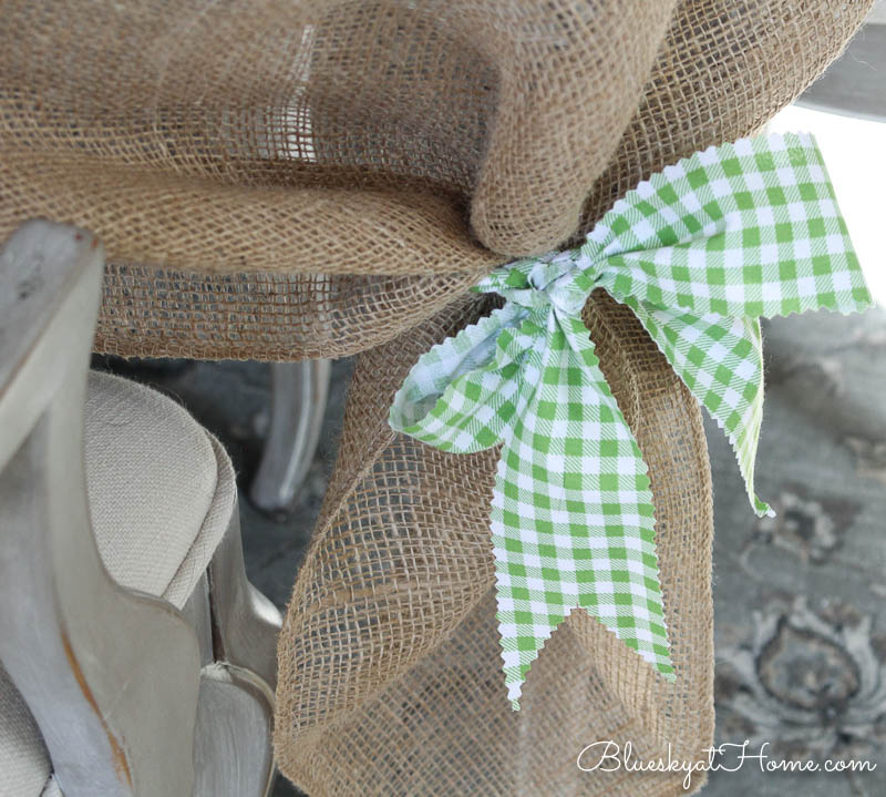gingham bow on tablecloth