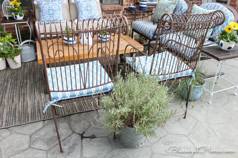 patio seating area