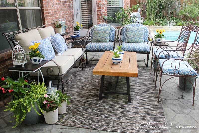 patio seating area