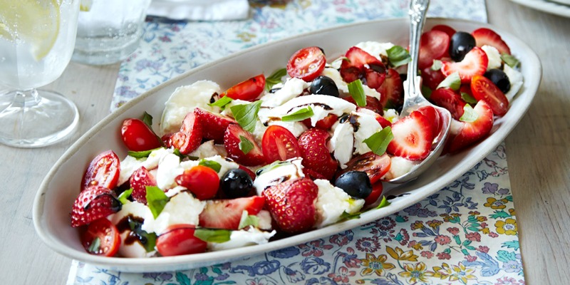 Strawberry-mozzarella-Salad