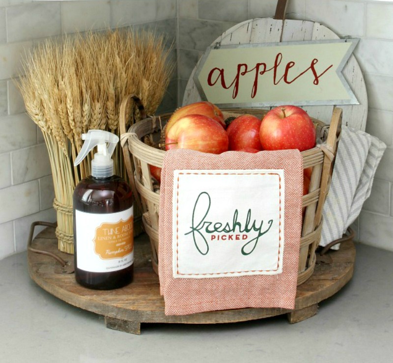 fall decor kitchen vignette