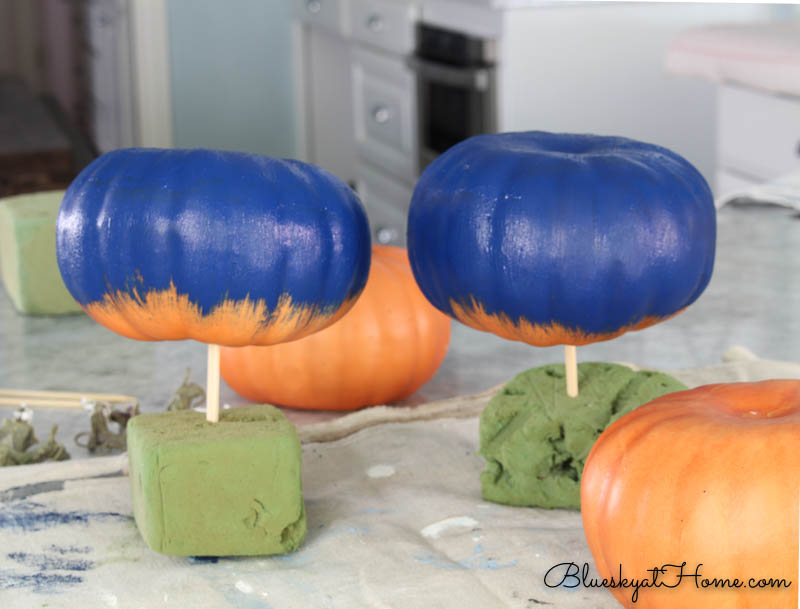 painting pumpkins blue