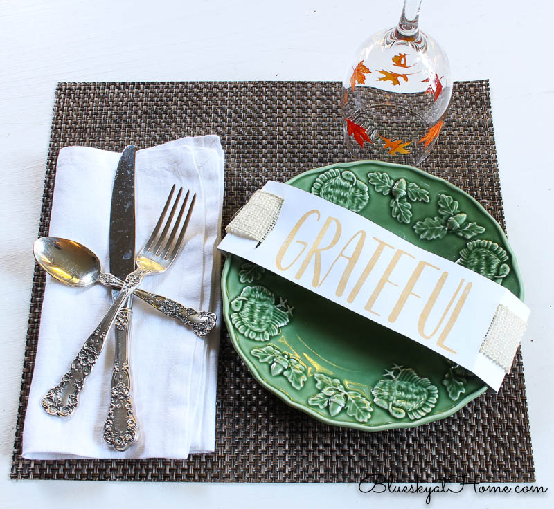 fall place setting with grateful sign and wine glass