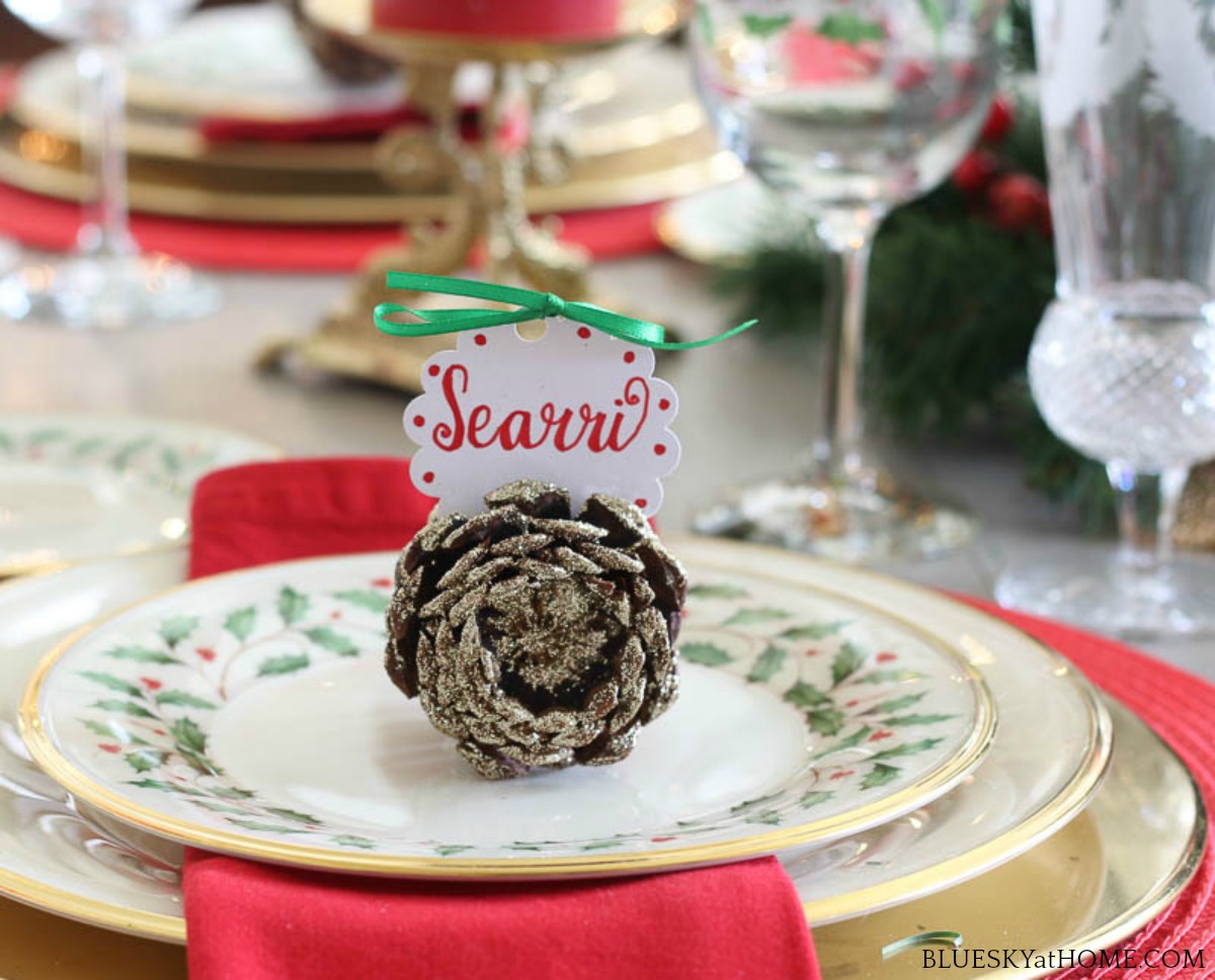pinecone place card holder