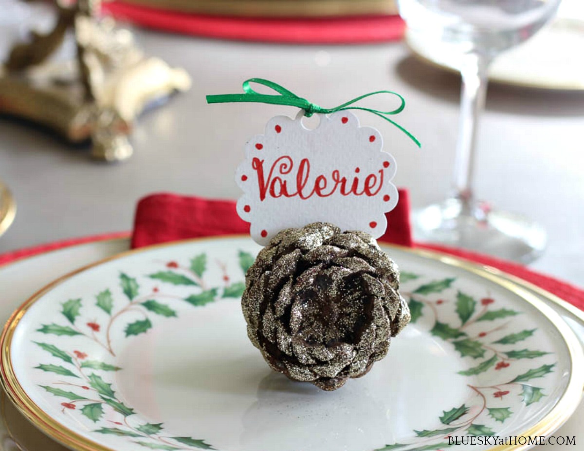 pinecone place card holder