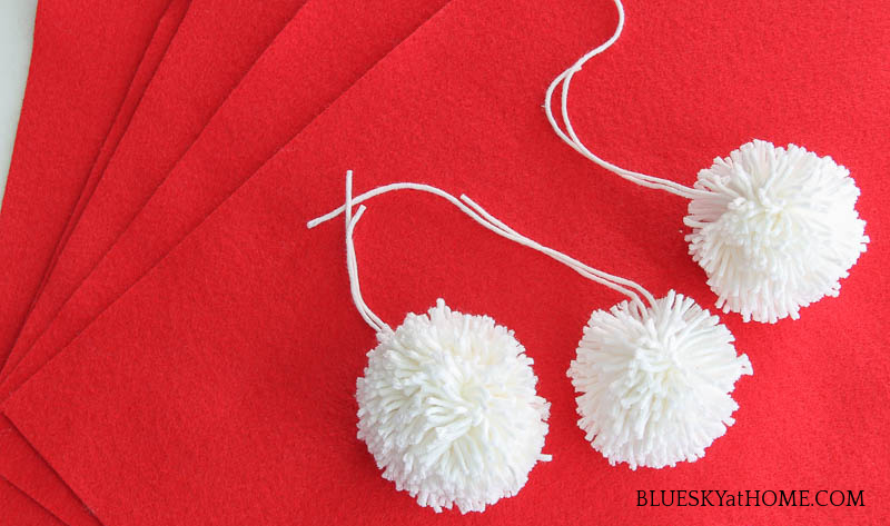 How to make a Pom-Pom using your hand 