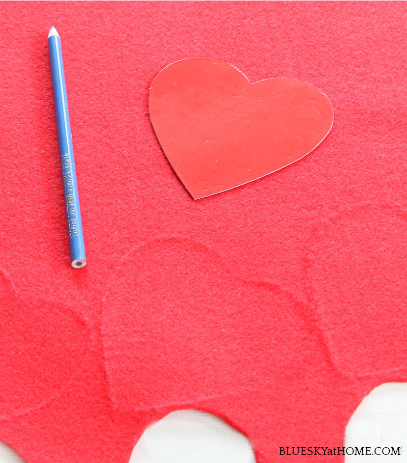 Valentine Pom Pom Garland with Hearts - DIY Candy