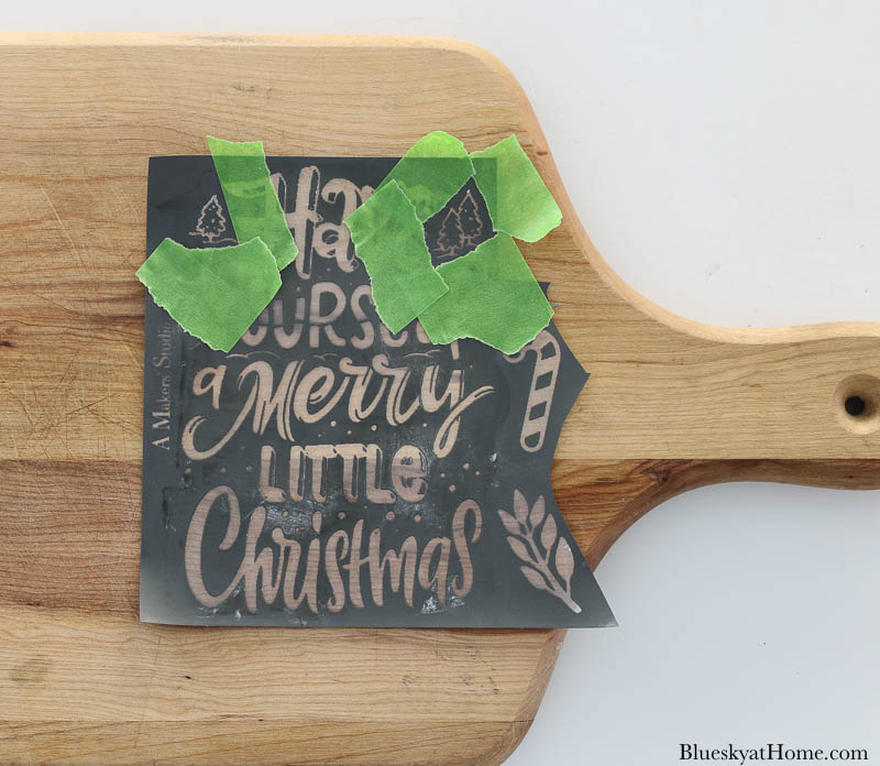 How to Make Holiday Cutting Board Signs with Free SVG » Homemade