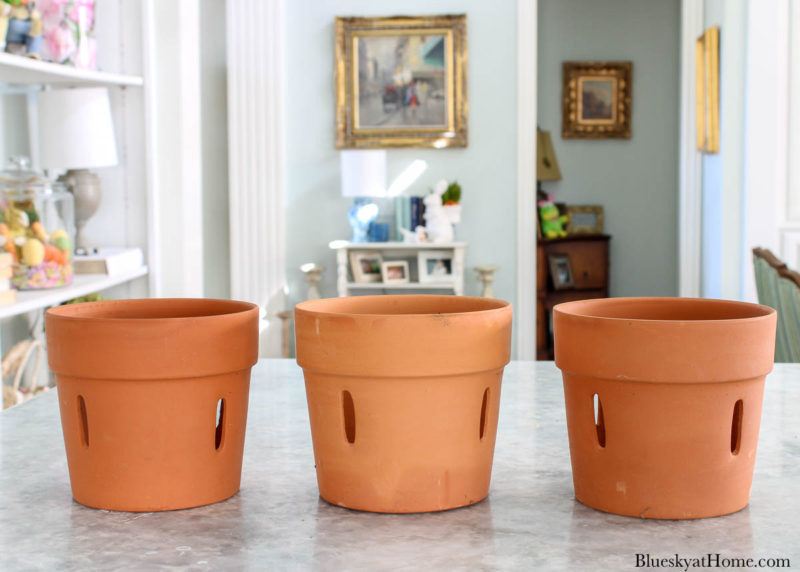 3 clay pots