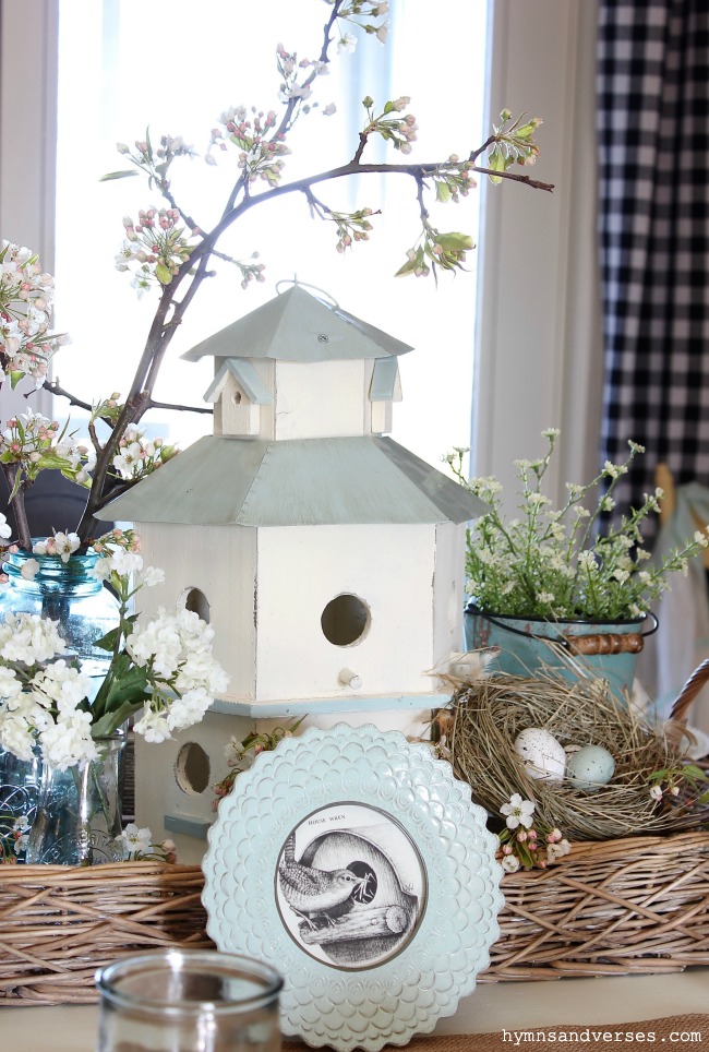 birdhouse spring vignette