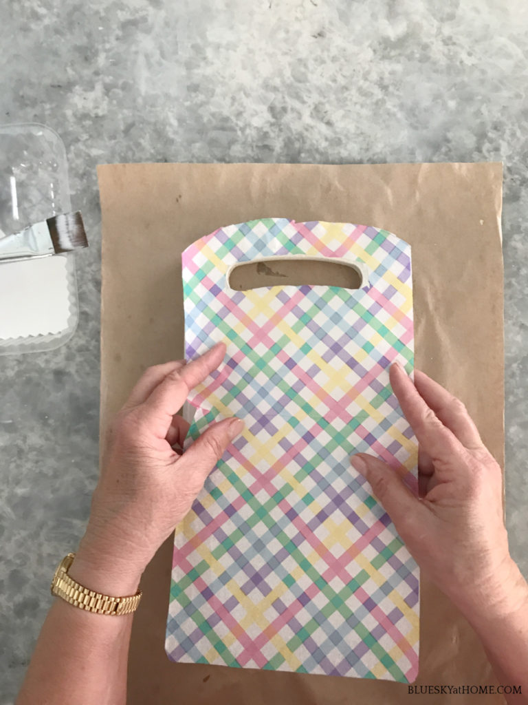 napkin pattern on cutting board
