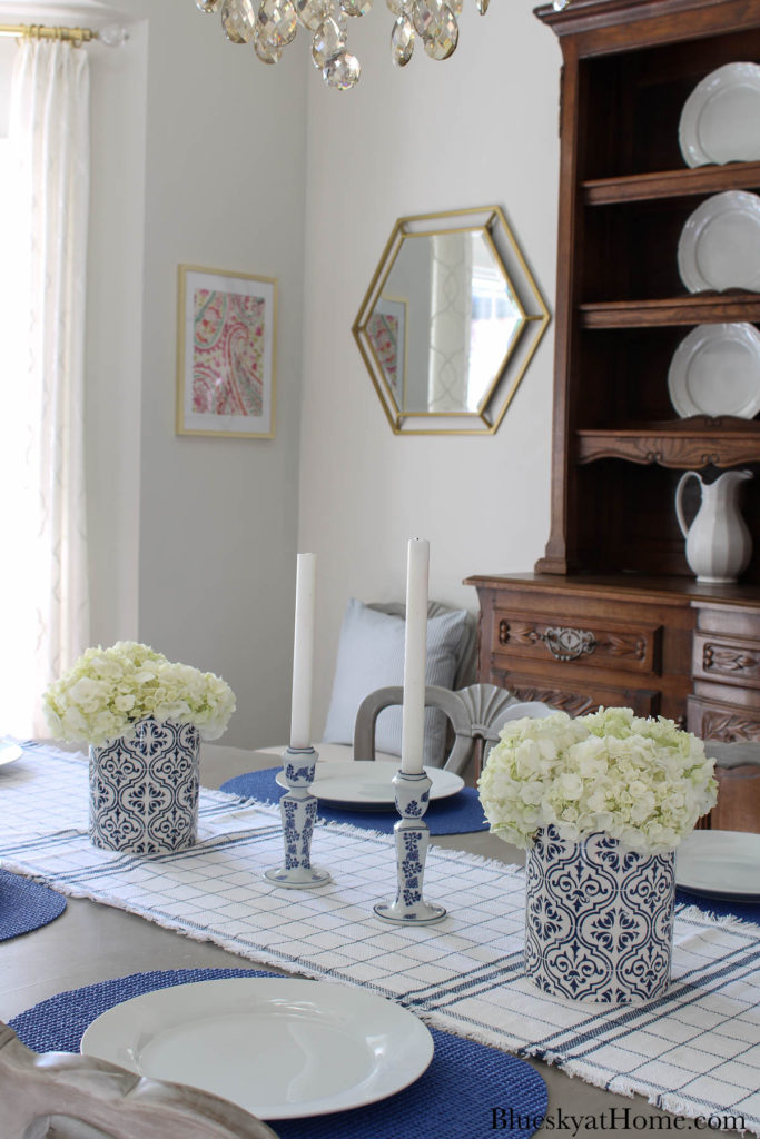 summer blue and white tablescape