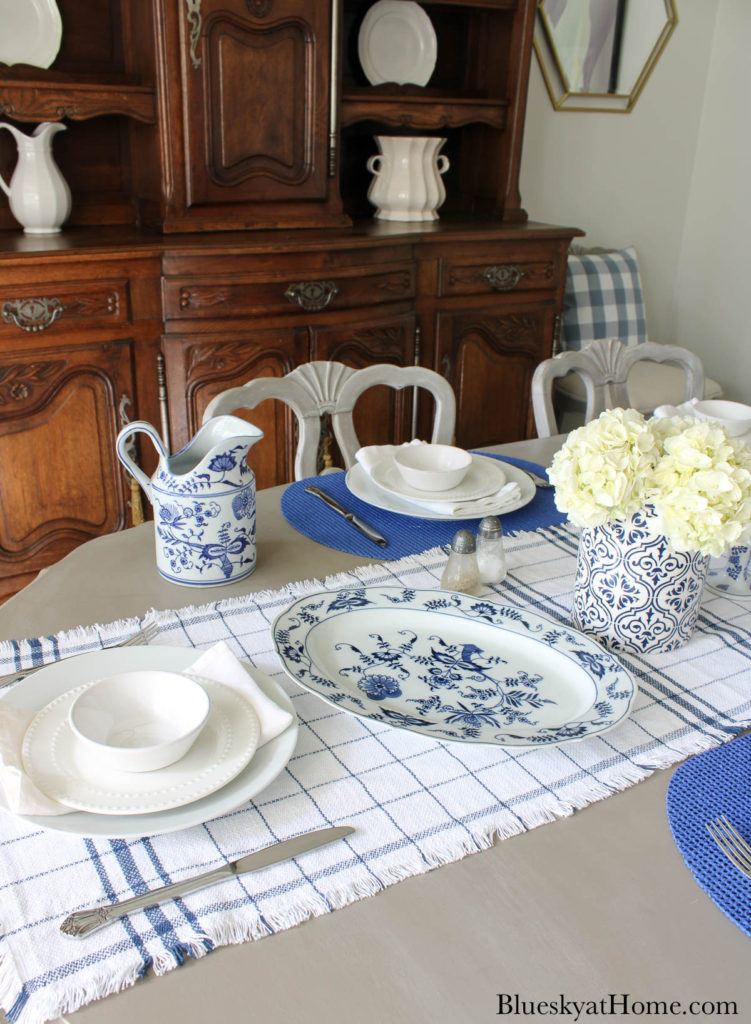 summer blue and white tablescape