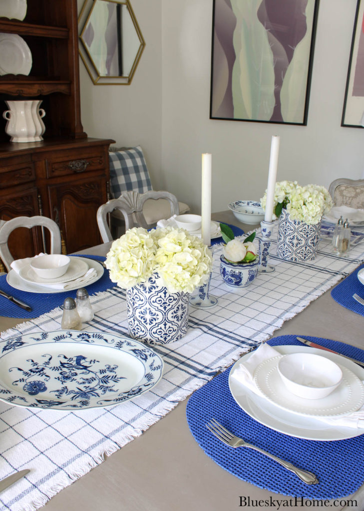 summer blue and white tablescape