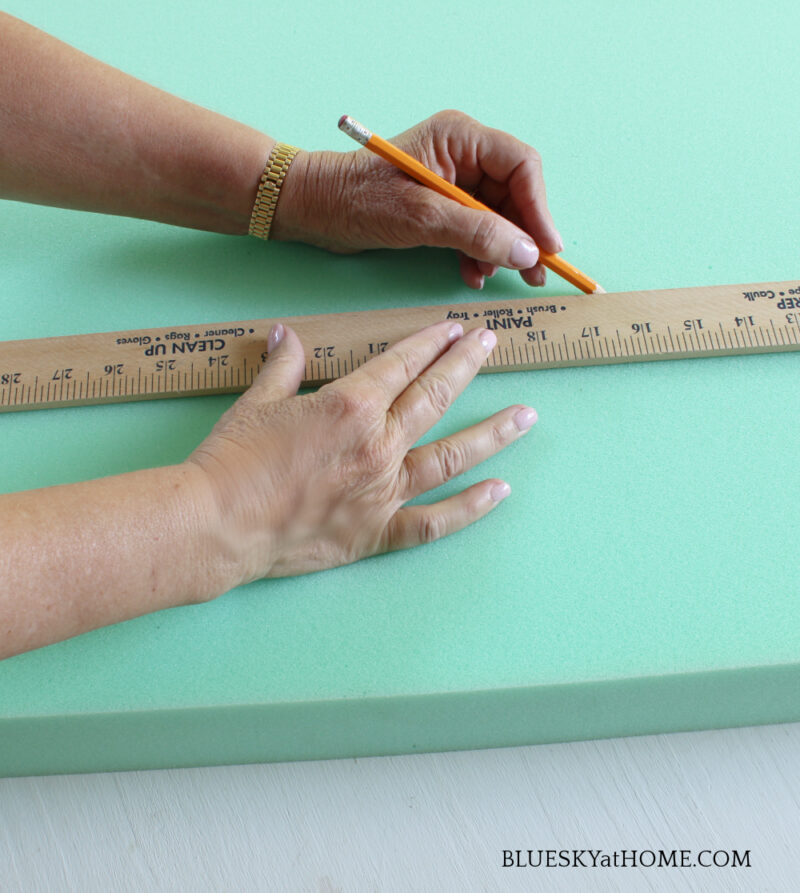 How to Make A No-Sew Bench Cushion