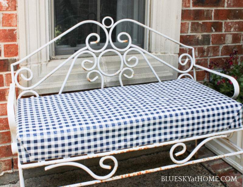 How to Make A No-Sew Bench Cushion