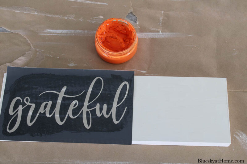 How to Stencil a Grateful Thanksgiving Wood Sign.